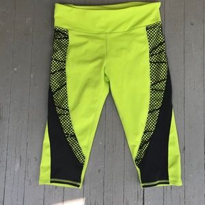 Fabletics cropped Navassa Crop leggings Capri Sz S